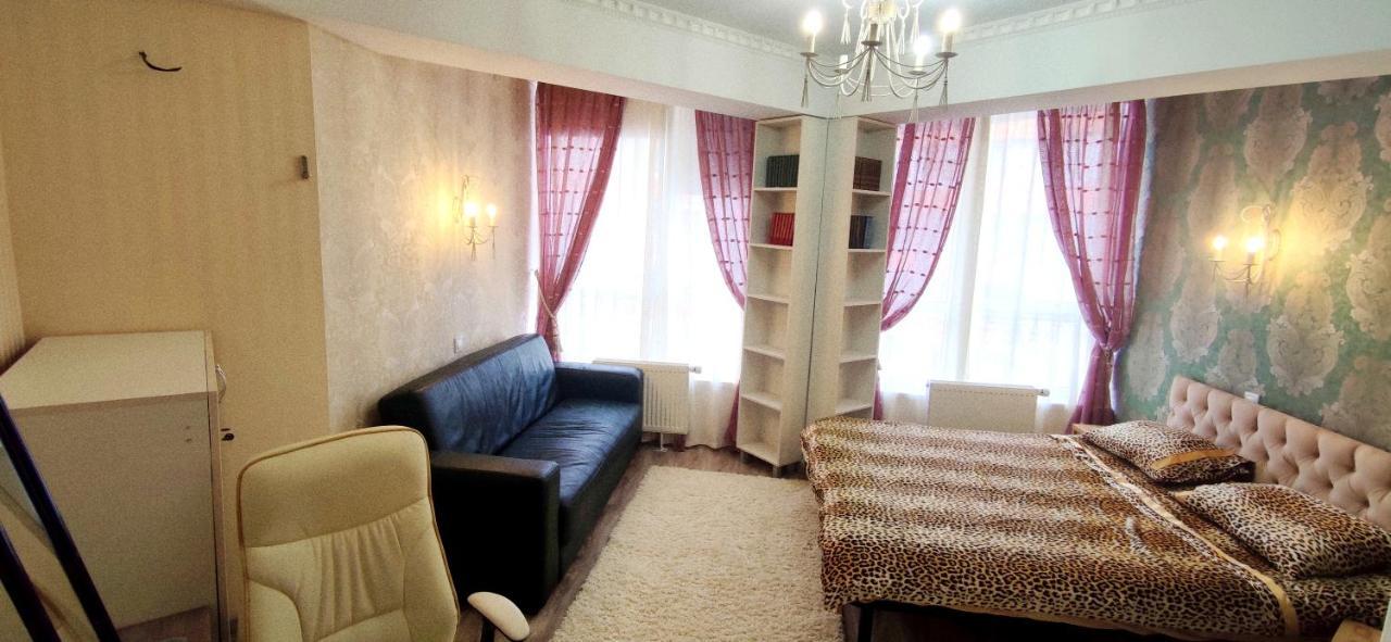 شقة Inessa Center Guest Penthhouse تشيسيناو المظهر الخارجي الصورة