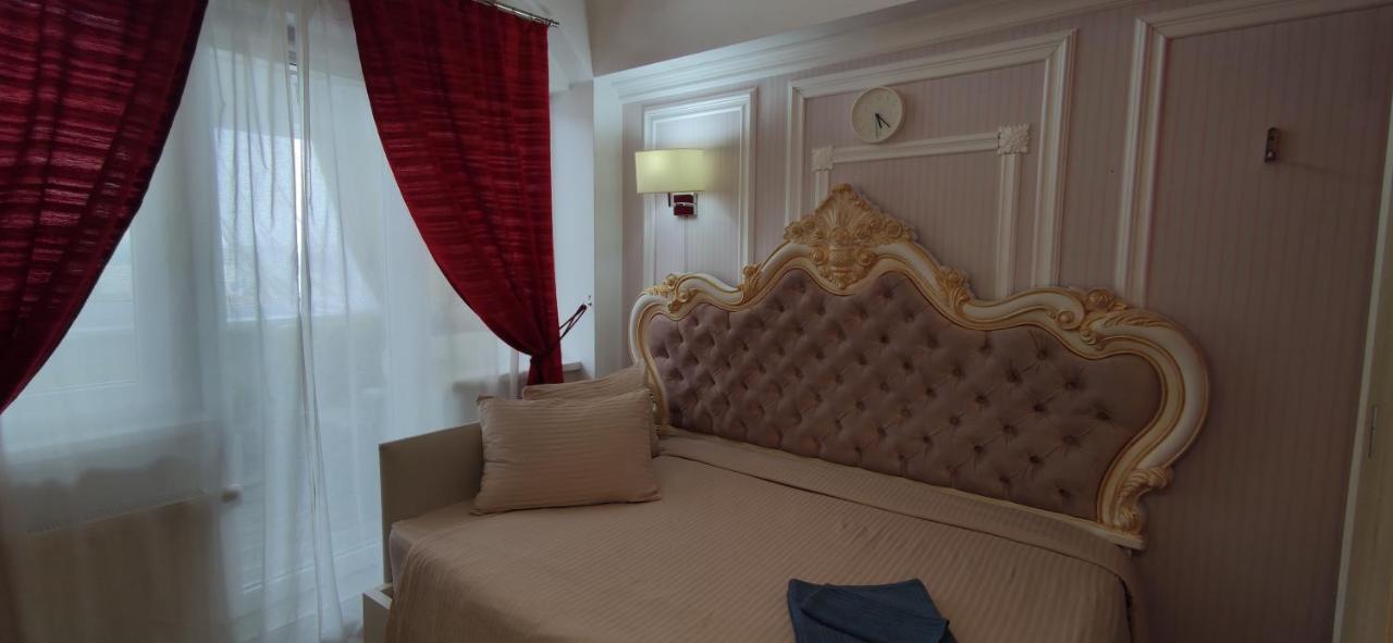 شقة Inessa Center Guest Penthhouse تشيسيناو المظهر الخارجي الصورة